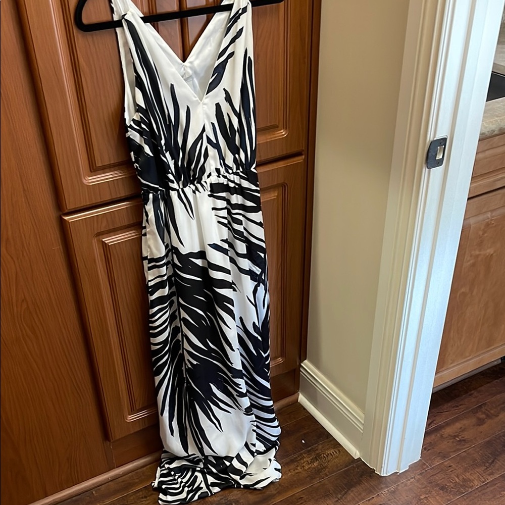 H&M Black and White Sleeveless Maxi Sundress